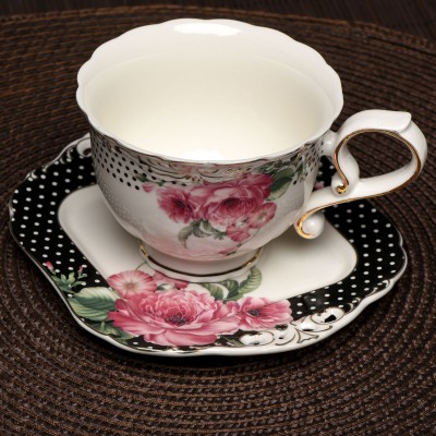 Set 6 cesti din portelan cu farfurii 'Small Roses'
